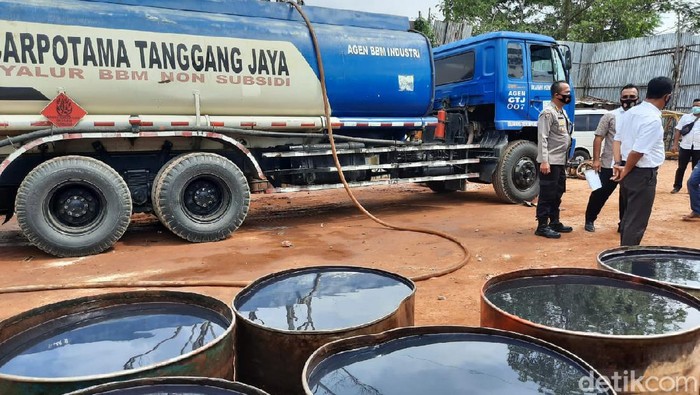 Polisi Tetapkan 4 Tersangka Kasus Pengoplosan 50 Ribu Liter BBM di Jambi