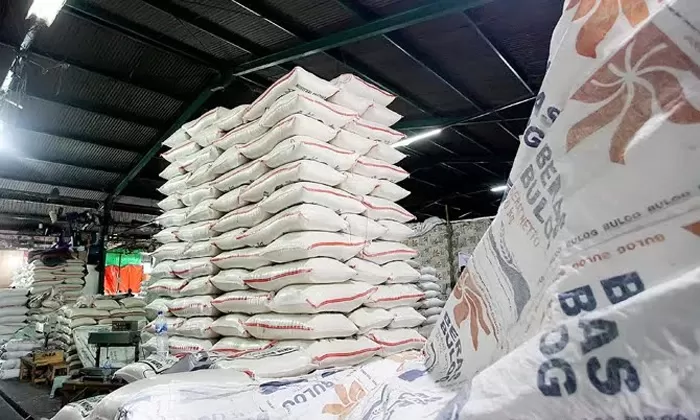 JOKOWI PERPANJANG BANTUAN BERAS 10 KG DAN ALOKASI ANGGARAN STUNTING